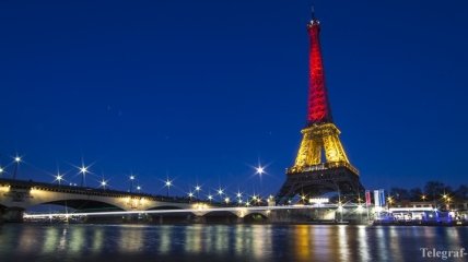 Во время Евро-2016 Эйфелева башня будет окрашена в цвета стран-участников