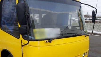 В Киеве пьяный маршрутчик возил пассажиров на сломанном автобусе (фото)