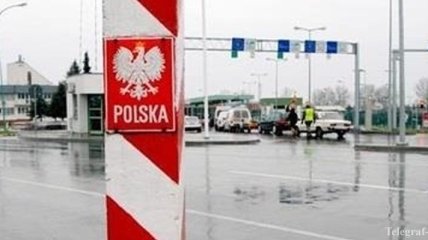 В очередях на границе с Польшей стоят более 500 автомобилей
