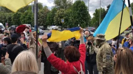 В Запорожье прошла акция "Полк Победы": произошли стычки между участниками и местными активистами