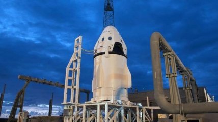Компания SpaceX провела испытания корабля Dragon (Видео)