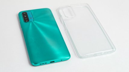 Прозрачный чехол портит внешний вид телефона