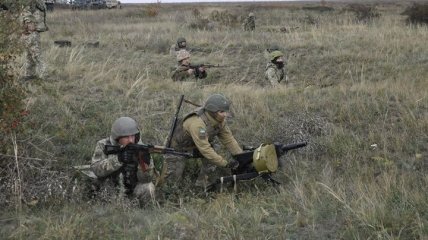 За минувшие сутки трое украинских военных ранены