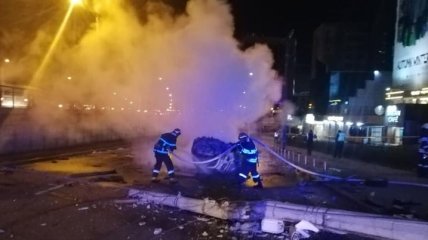 ДТП в Киеве: авто влетело в бетонный столб, погиб человек