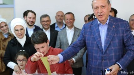 В Турции прошел референдум об изменении конституции