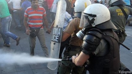 Против демонстрантов в Греции применили слезоточивый газ