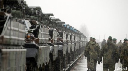 В Эстонию доставляют боевой батальон НАТО и военное вооружение 