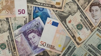 Курс валют 23 сентября: доллар и евро заметно подешевели