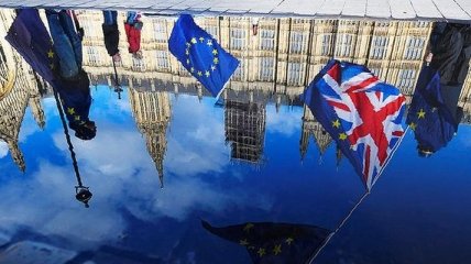 Неожиданный проигрыш: Правительство Британии проиграло голосование по Brexit