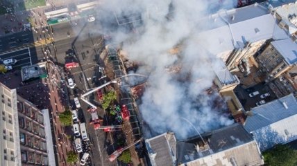 Спасатели опасаются обрушения обгоревшего здания на Крещатике