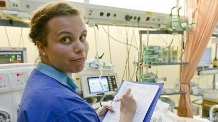 Медсестра киевской больницы "лечила" клиентов марихуаной