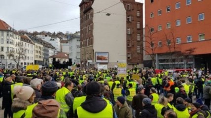 В Германии второй день митингуют "желтые жилеты"