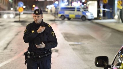 Мужчина бросился на полицейских с ножом прямо в центре Стокгольма