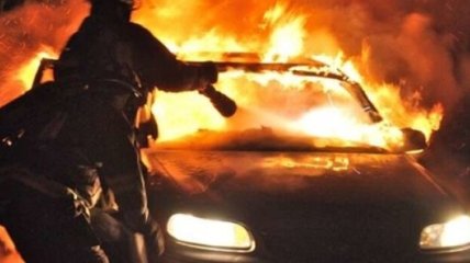 В Черновцах произошло возгорание автомобиля