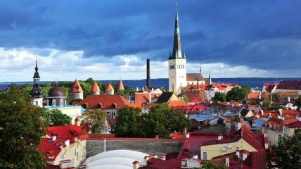 Украинские заробитчаны пополнят бюджет Эстонии: введут плату за долгосрочные визы
