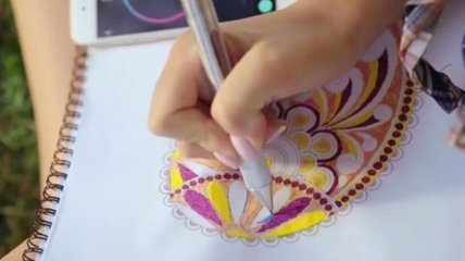 Американцы придумали ручку с 16 миллионами цветов (Видео)