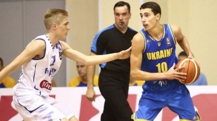Сборная Украины одержала первую победу на чемпионате Европы