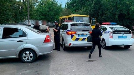 Двое парней угнали маршрутку и катались по Киеву: видео 