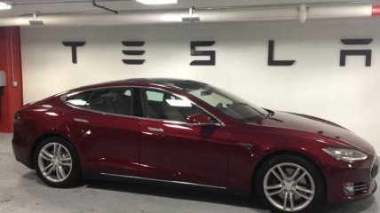 Tesla выпускает 2 тысячи автомобилей в неделю