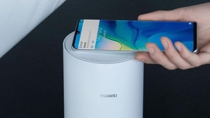 Huawei представила первый в мире роутер с встроенным NFC