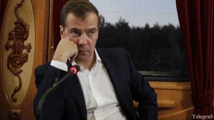 Медведев называет проект бюджета на 2013 год "предкризисным"