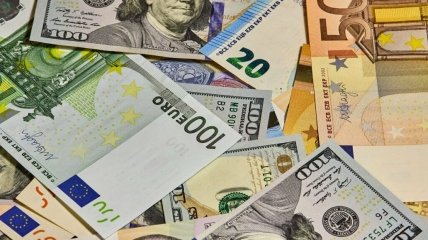 Долар найвигідніша для заощаджень валюта