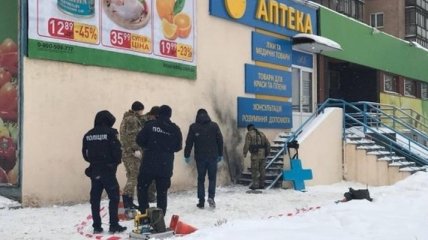 В Харькове возле супермаркета взорвали гранату