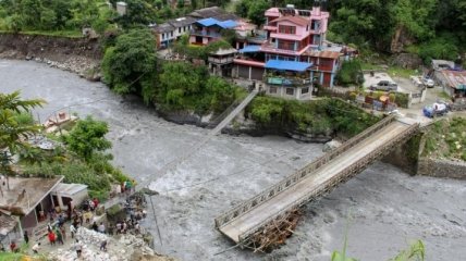 Наводнения и оползни в Непале: погибли не менее 40 человек