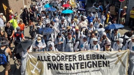 На западе Германии происходит климатический протест