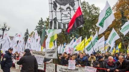 Полиция Киева задержала в "правительственном квартале" 11 активистов