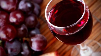 Медики рассказали, как красное вино влияет на здоровье мужчин