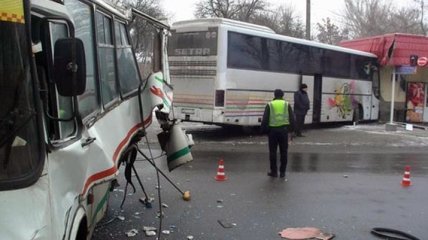 В Славянске столкнулись два автобуса: пострадал пассажир