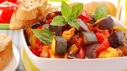 Рецепт дня: диетическое рагу из индейки и овощей