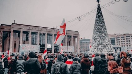 Пятый раз за месяц: белорусы опять собрались на акцию протеста в Минске (Фото)