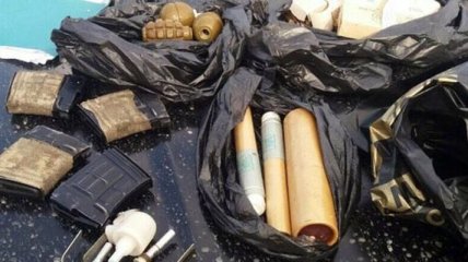 На блокпосту в Донецкой области полиция нашла арсенал боеприпасов