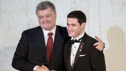 Президент Украины наградил режиссера "Киборгов" Ахтема Сеитаблаева орденом