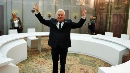 Сегодня в Киев прибудет экс-президент Польши