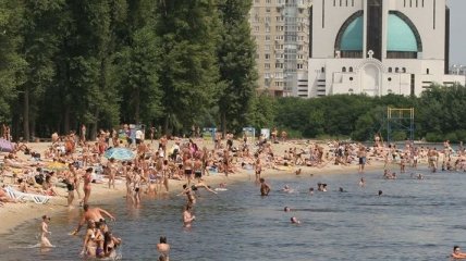 СЭС запретила купаться на всех киевских пляжах