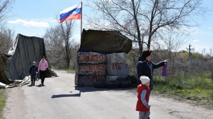 Похищенных в Украине детей развозят по всей россии