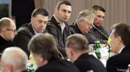 Виктор Янукович и оппозиция вновь встретятся за "круглым столом"
