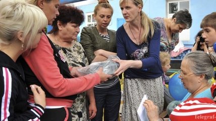 Жители Славянска покупают продукты в "передвижных магазинах"