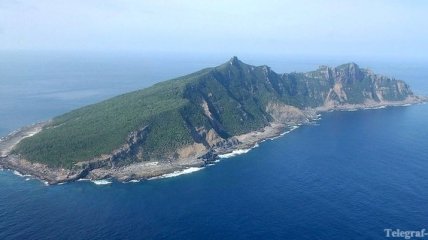 Японцы высаживаются на один из спорных с Китаем островов