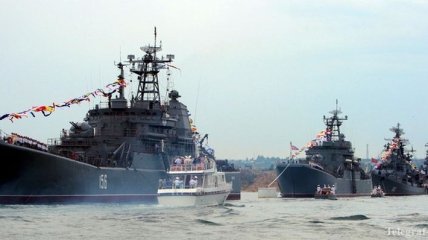 Порошенко: Угрожающее количество кораблей РФ в Черном море - угроза НАТО