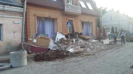 В Черновцах обрушился дом (Фото)