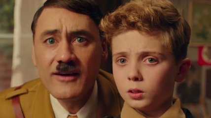 Появился украинский трейлер трагикомедии "Кролик Джо" с Тайкой Вайтити в роли Гитлера