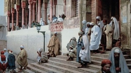 Залитые солнцем улицы и шумные базары Туниса в цветных открытках 1899 года (Фото)