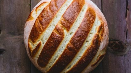 Смачний домашній хліб під силу приготувати кожному  (зображення створено за допомогою ШІ)
