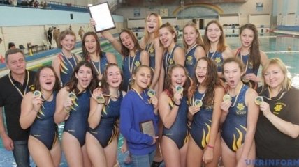 Чемпионат Украины по водному полу выиграли киевские юниорки