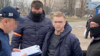 В Киеве задержан старший следователь за получение взятки