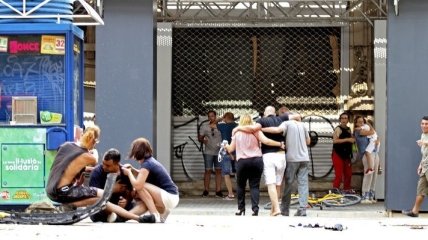 В Барселоне в ресторане вооруженные люди захватили заложников 
